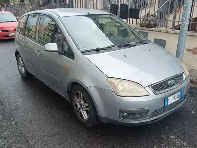 Usado Ford C-MAX 136 CV (100 kW) 2003 Gris Monovolumen