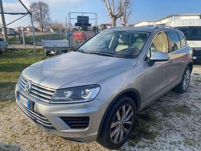 Usata VW Touareg 204 CV (150 kW) 2015 Grigio SUV