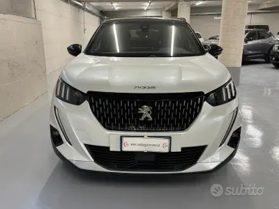Usata Peugeot 2008 GT-line 131 CV (96 kW) 2020 Bianco SUV