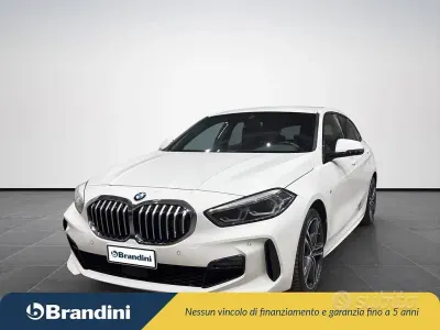 Usata BMW 120 M Sport 190 CV (139 kW) 2023 Alpinweiss iii pastello Berlina