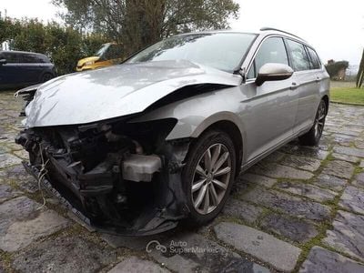 Usata VW Passat Comfortline 120 CV (88 kW) 2017 Grigio Station wagon
