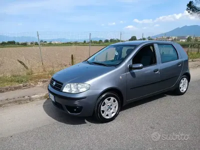 Usata Fiat Punto Dynamic 60 CV (44 kW) 2005 Blu Utilitaria