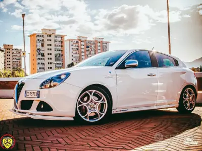 Usata Alfa Romeo Giulietta Quadrifoglio Verde 235 CV (172 kW) 2010 Bianco Utilitaria