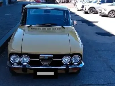 Usata Alfa Romeo Giulia 1300 Super 92 CV (67 kW) 1977 Giallo Berlina
