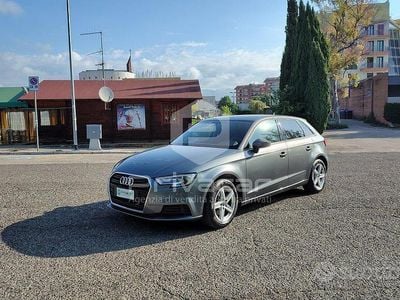 Usata Audi A3 Sportback Business 116 CV (85 kW) 2017 Grigio Utilitaria