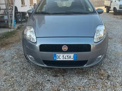 Usata Fiat Grande Punto 90 CV (66 kW) 2006 Grigio Utilitaria