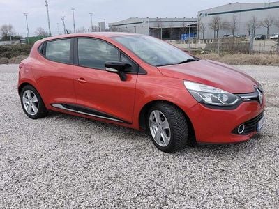 Usata Renault Clio IV 73 CV (53 kW) 2013 Rosso pastello Berlina