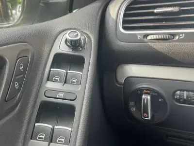 Usata VW Golf VI 105 CV (77 kW) 2010 Utilitaria