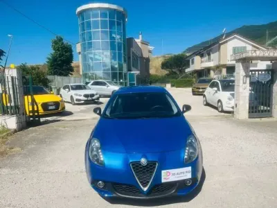 Usata Alfa Romeo Giulietta Super 120 CV (88 kW) 2018 Blu misano Utilitaria