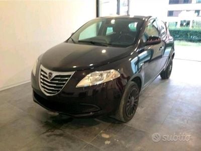 Viola Usata 2014 Lancia Ypsilon Utilitaria | 5500 € (Buon prezzo)