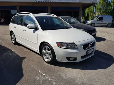 Usata Volvo V50 Plus 114 CV (83 kW) 2011 Bianco Station wagon
