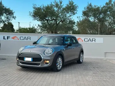 Usata Mini Cooper D Business 116 CV (85 kW) 2017 Grigio Utilitaria