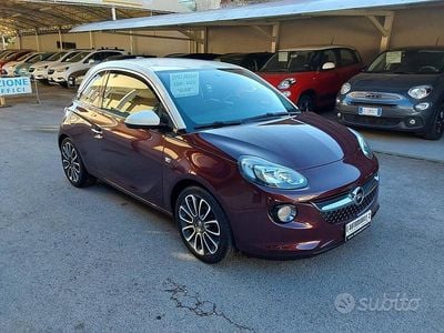 Usata Opel Adam Glam 70 CV (51 kW) 2016 Rosso Utilitaria