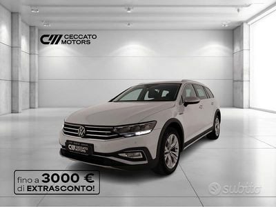 Usata VW Passat Alltrack 200 CV (147 kW) 2023 Bianco Station wagon