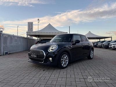 Usata Mini Cooper D 95 CV (69 kW) 2018 Nero Utilitaria