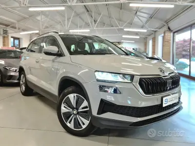 Usata Skoda Karoq Executive 116 CV (85 kW) 2023 Grigio SUV