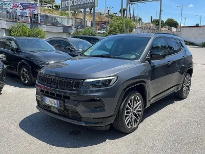 Usata Jeep Compass Summit 130 CV (95 kW) 2025 679graphite grey SUV