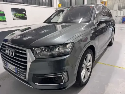 Usata Audi Q7 Business Plus 258 CV (189 kW) 2018 Grigio SUV