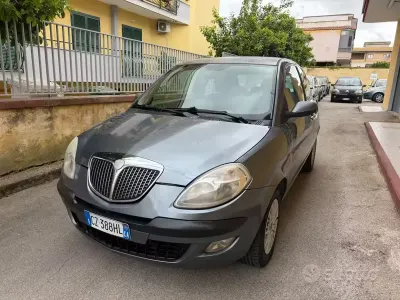 Usata Lancia Ypsilon 60 CV (44 kW) 2006 Grigio Utilitaria