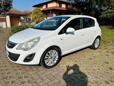 Usata Opel Corsa 86 CV (63 kW) 2011 Bianco Utilitaria