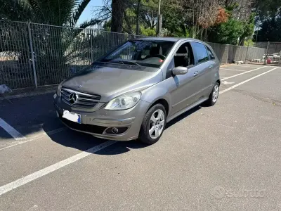 Usata Mercedes B170 116 CV (85 kW) 2006 Grigio Monovolume