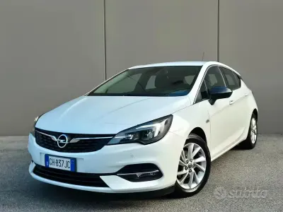 Käytetty Opel Astra S 122 HP (89 kW) 2021 Valkoinen Sedan
