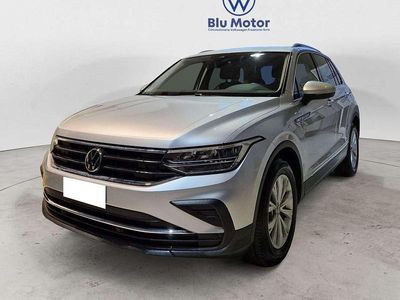 Usata VW Tiguan Life 122 CV (89 kW) 2022 Reflex silver metallizzato SUV