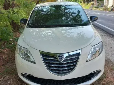 Usata Lancia Ypsilon S 86 CV (63 kW) 2013 Bianco Utilitaria