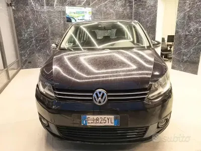 Usata VW Touran Trendline 105 CV (77 kW) 2011 Nero Monovolume