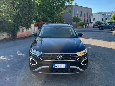 Usata VW T-Roc 116 CV (85 kW) 2024 Bluazzurro SUV