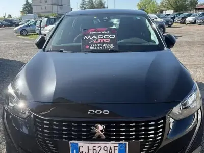 Usata Peugeot 208 102 CV (75 kW) 2022 Nero Utilitaria