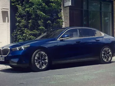 Usata BMW i5 M Sport 105 kW (143 CV) 2024 Argento Berlina