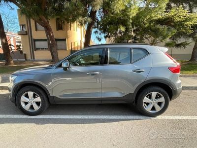 Usata Volvo XC40 150 CV (110 kW) 2019 Grigio SUV