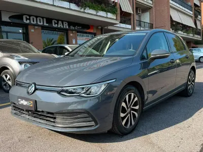 Usata VW Golf VIII Style 131 CV (96 kW) 2021 Grigio Berlina