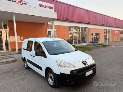 Usata Peugeot Partner Tepee Comfort 90 CV (66 kW) 2010 Bianco Monovolume