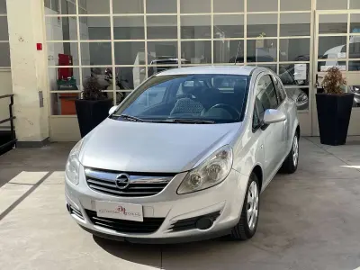 Usata Opel Corsa 86 CV (63 kW) 2013 Argento Utilitaria