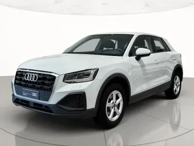 Usata Audi Q2 Comfort 150 CV (110 kW) 2024 Bianco ghiacciaio metallizzato SUV