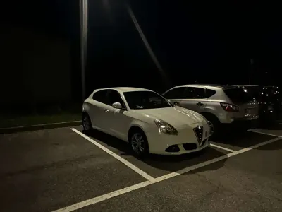 Usata Alfa Romeo Giulietta Progression 109 CV (80 kW) 2011 Bianco Utilitaria