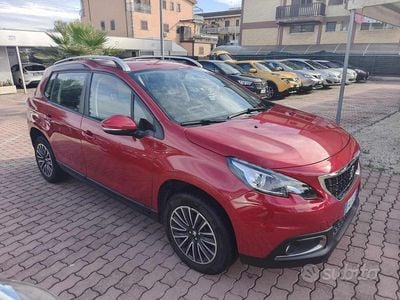 Usata Peugeot 2008 Active 102 CV (75 kW) 2019 Rosso SUV