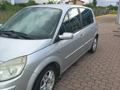 Usata Renault Scenic E-Tech 106 CV (77 kW) 2009 Argento Monovolume