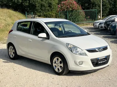 Usata Hyundai i20 Edition 78 CV (57 kW) 2012 Bianco Utilitaria
