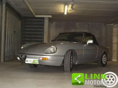 Usata Alfa Romeo Spider 122 CV (89 kW) 1992 Argento Cabrio