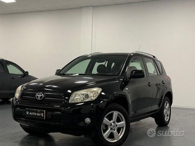 Nero Usata 2007 Toyota RAV4 Luxury SUV | 9900 € (Buon prezzo)