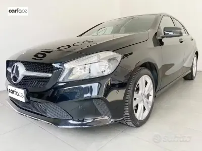 Usata Mercedes A180 109 CV (80 kW) 2017 Nero metallizzato Berlina