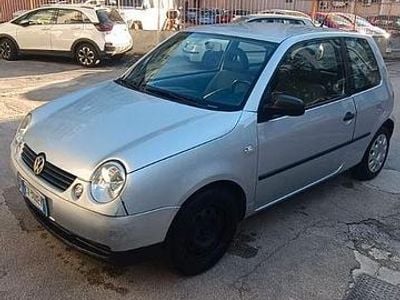 Usado VW Lupo 75 CV (55 kW) 2005 Gris Utilitario