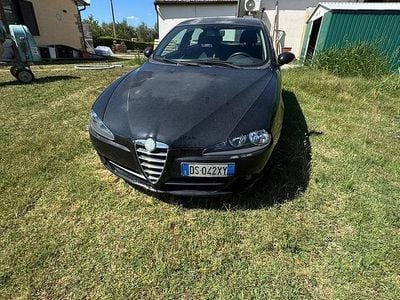 Usata Alfa Romeo 147 120 CV (88 kW) 2008 Nero Utilitaria