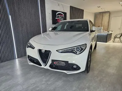 Usata Alfa Romeo Stelvio Business 190 CV (139 kW) 2022 Bianco SUV