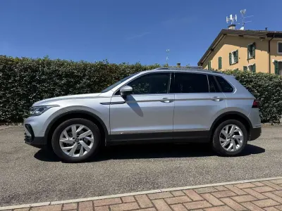 Gebraucht VW Tiguan Elegance 150 PS (110 kW) 2023 Silber SUV