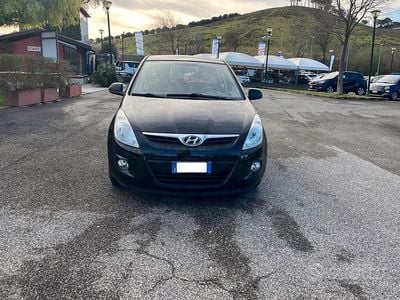 Usata Hyundai i20 Edition 74 CV (54 kW) 2012 Nero Utilitaria