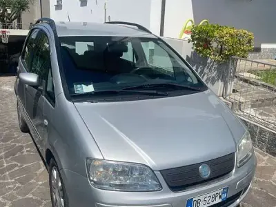 Usata Fiat Idea 69 CV (50 kW) 2006 Argento Monovolume